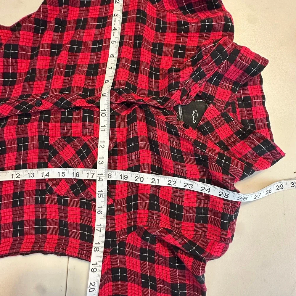 Rails plaid button
